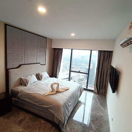 Platinum Suite 2 New Kl Cbd New Luxury Condo With Best Infinity View To Klcc Twin Towers Pool Kuala Lumpur Eksteriør bilde